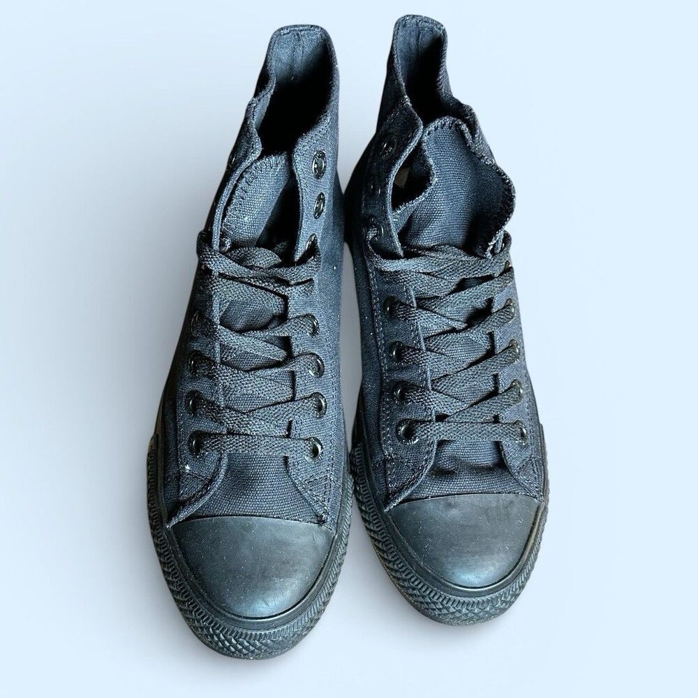 NWIB Levi's Womens Mono Hightop Platform Sneaker Black Shoe Size US 7